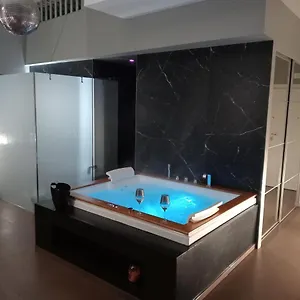 Luxurya , Bari Italia